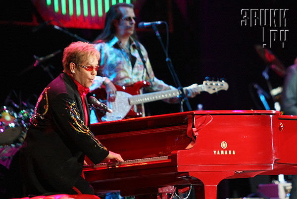 Elton - "Red Piano"