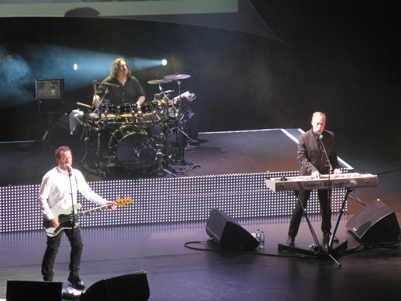 OMD @ Hammersmith Apollo 2010