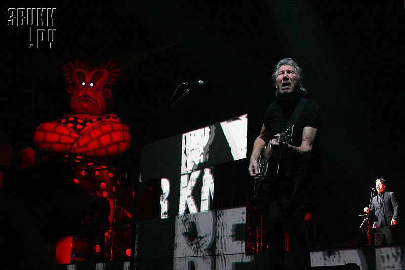 Roger Waters with WALL tour