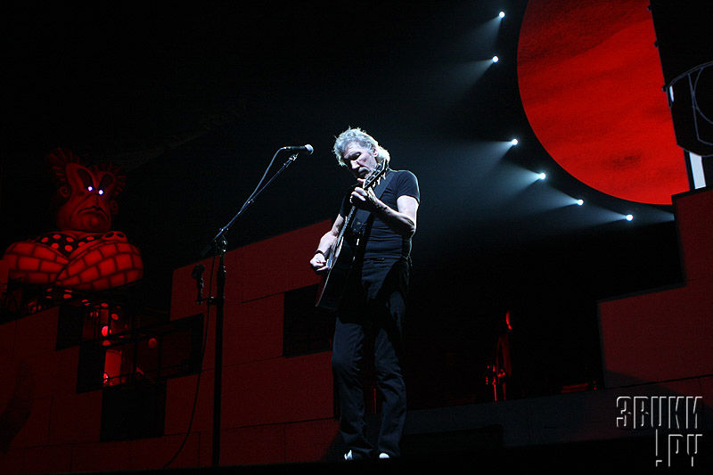 Roger Waters with WALL tour