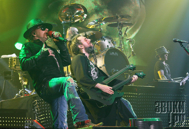 Guns N' Roses, Stadium Live