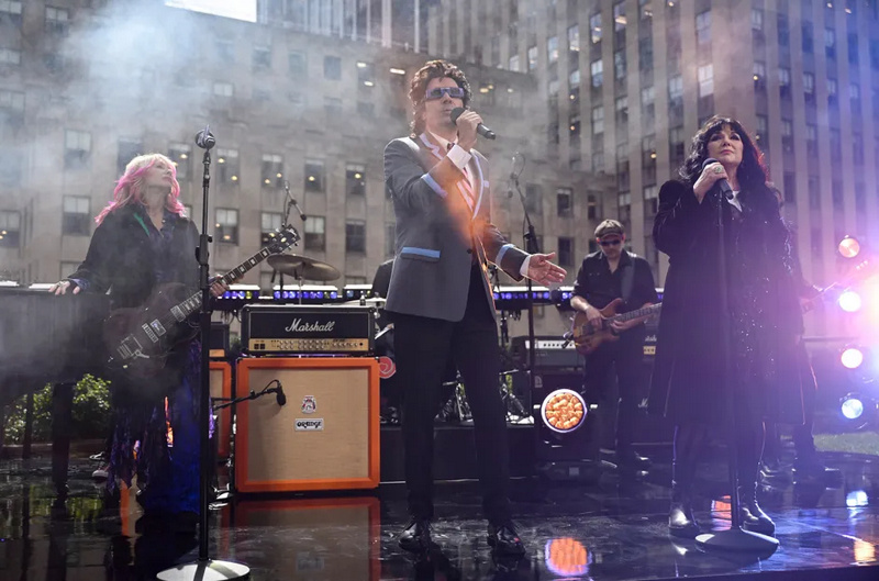 Total eclipse of the Heart with Jimmy Fallon